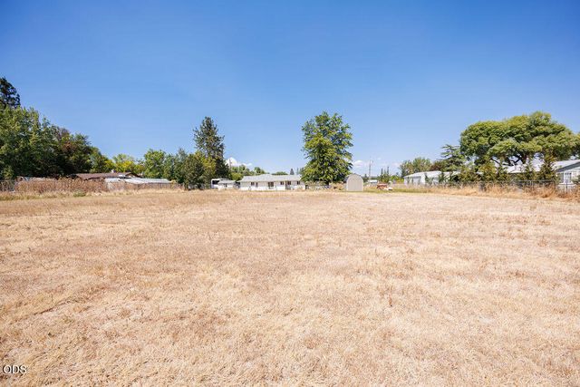 2941 Sylvia Road, Medford, OR 97502