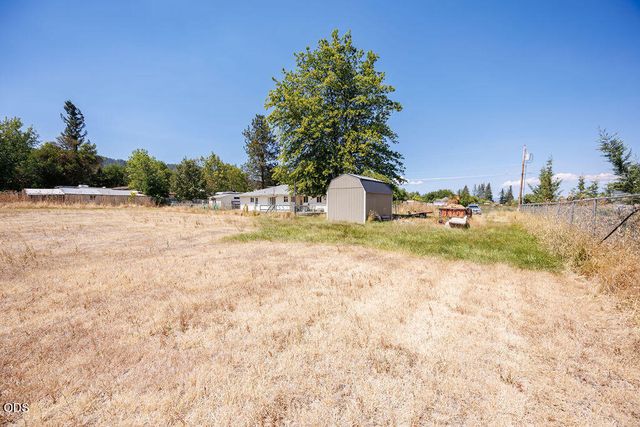 2941 Sylvia Road, Medford, OR 97502