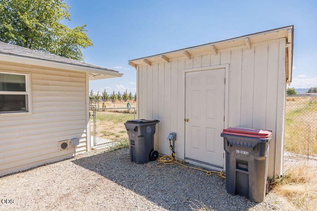 2941 Sylvia Road, Medford, OR 97502