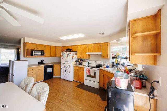 2941 Sylvia Road, Medford, OR 97502
