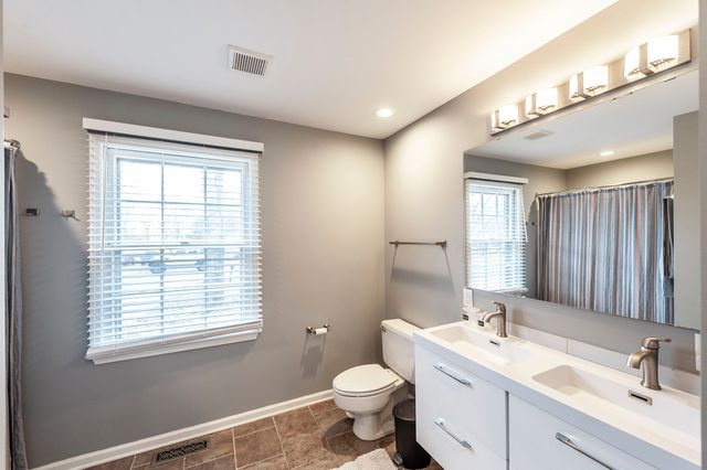 124 Anchor Dr, Hendersonville, TN 37075