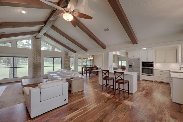 3 Cherry Hill Drive, Conroe, TX 77304