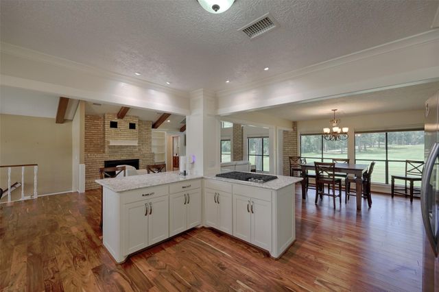 3 Cherry Hill Drive, Conroe, TX 77304