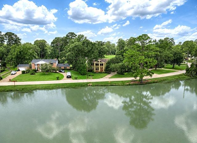 3 Cherry Hill Drive, Conroe, TX 77304
