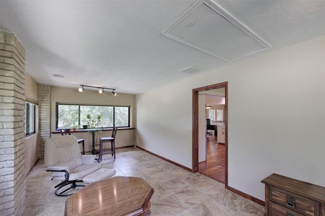 3 Cherry Hill Drive, Conroe, TX 77304