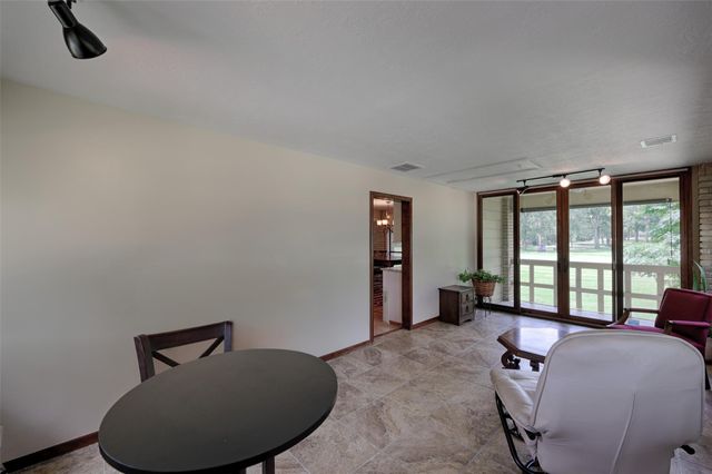 3 Cherry Hill Drive, Conroe, TX 77304