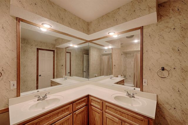 3 Cherry Hill Drive, Conroe, TX 77304
