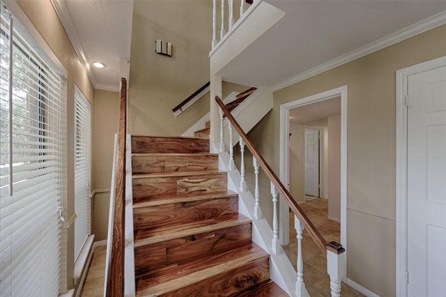 3 Cherry Hill Drive, Conroe, TX 77304