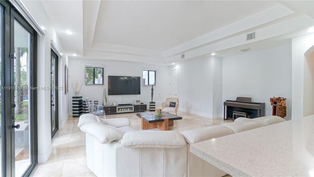 6950 SW 97th Ave, Miami, FL 33173