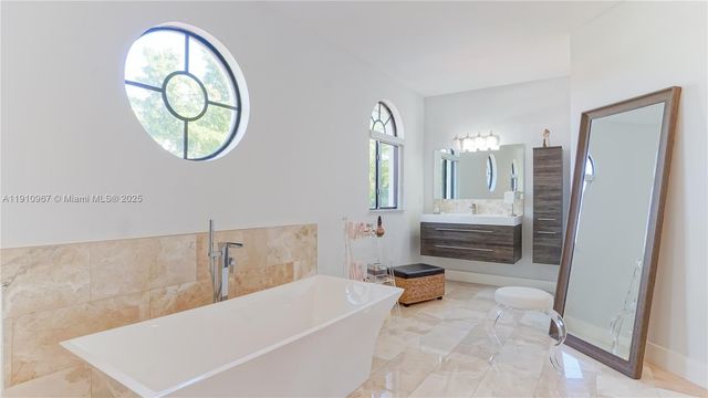 6950 SW 97th Ave, Miami, FL 33173