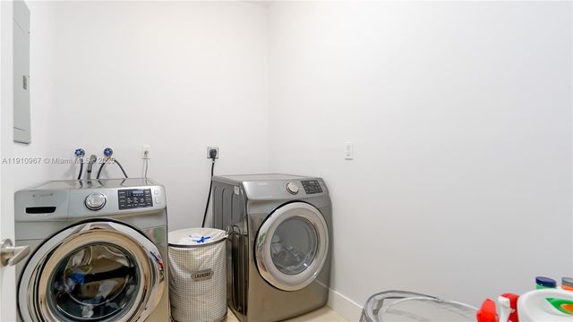 6950 SW 97th Ave, Miami, FL 33173