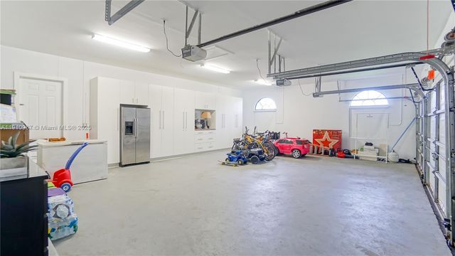 6950 SW 97th Ave, Miami, FL 33173