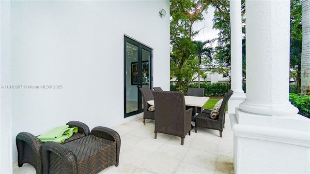 6950 SW 97th Ave, Miami, FL 33173