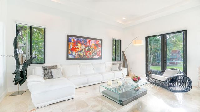 6950 SW 97th Ave, Miami, FL 33173