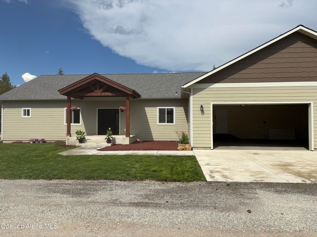 17 Flintlock Way, Blanchard, ID 83804
