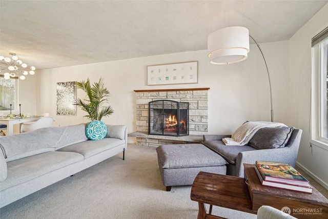 6732 14th Avenue SW, Seattle, WA 98106