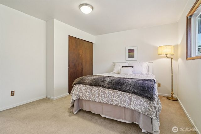 6732 14th Avenue SW, Seattle, WA 98106