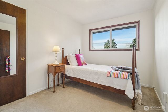 6732 14th Avenue SW, Seattle, WA 98106