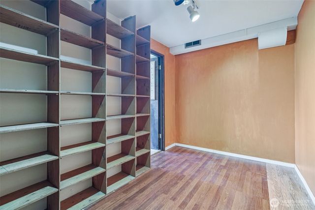 6732 14th Avenue SW, Seattle, WA 98106