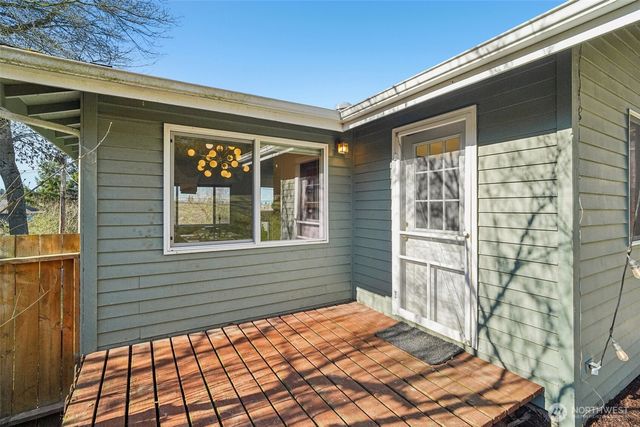 6732 14th Avenue SW, Seattle, WA 98106