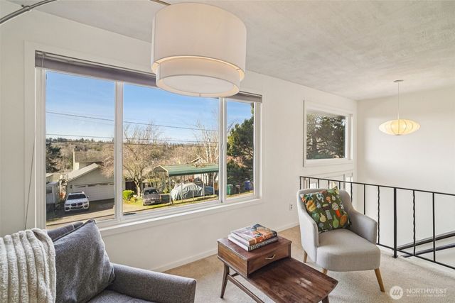 6732 14th Avenue SW, Seattle, WA 98106