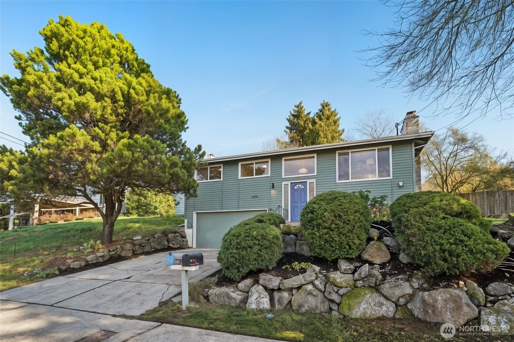 6732 14th Avenue SW, Seattle, WA 98106