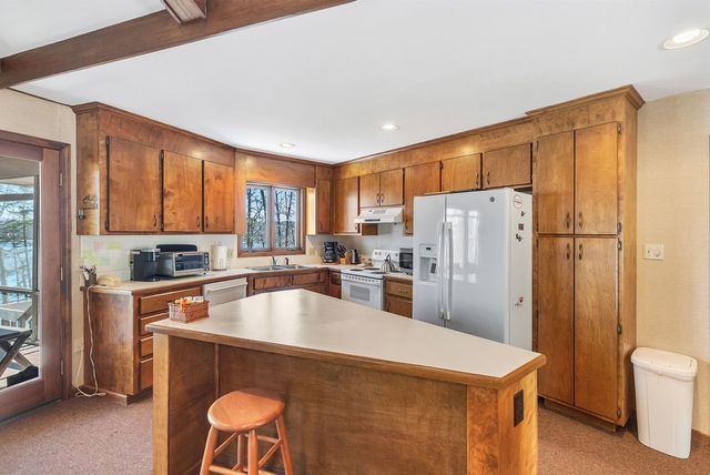 738 Seminole Point Road, Fair Play, SC 29643