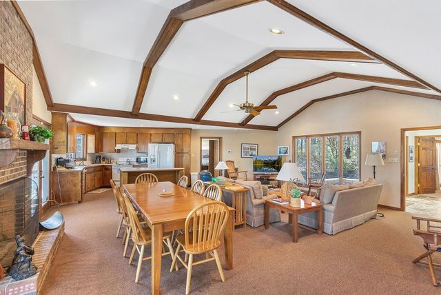 738 Seminole Point Road, Fair Play, SC 29643