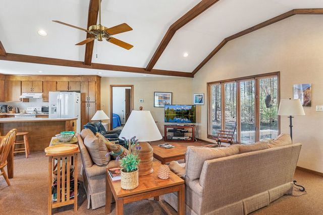 738 Seminole Point Road, Fair Play, SC 29643