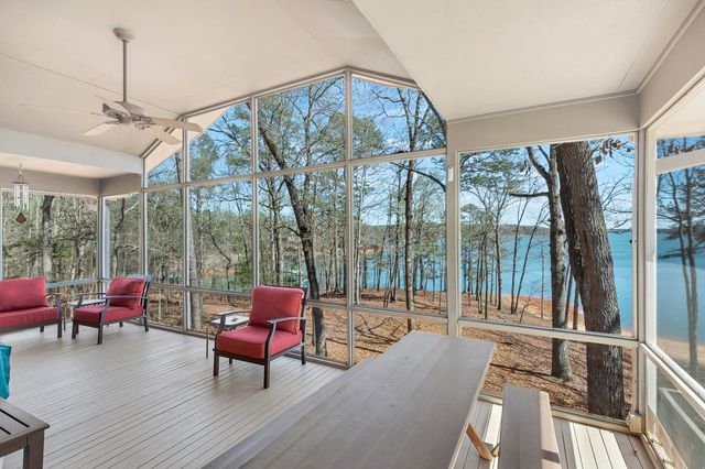 738 Seminole Point Road, Fair Play, SC 29643