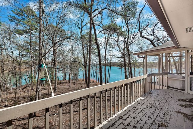 738 Seminole Point Road, Fair Play, SC 29643