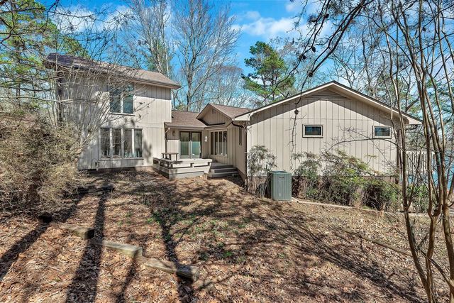738 Seminole Point Road, Fair Play, SC 29643