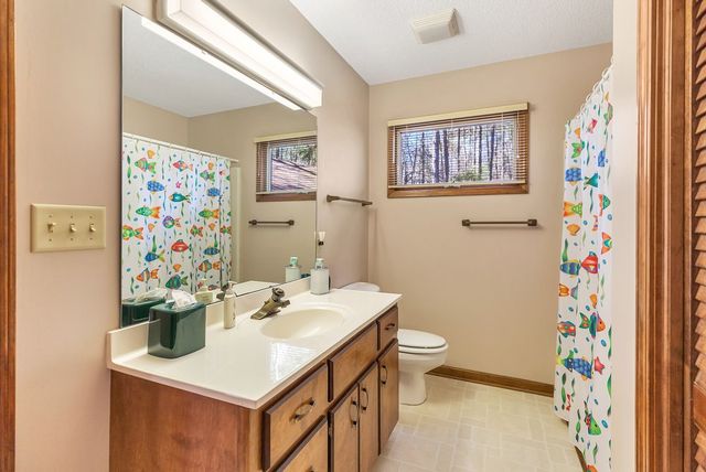 738 Seminole Point Road, Fair Play, SC 29643