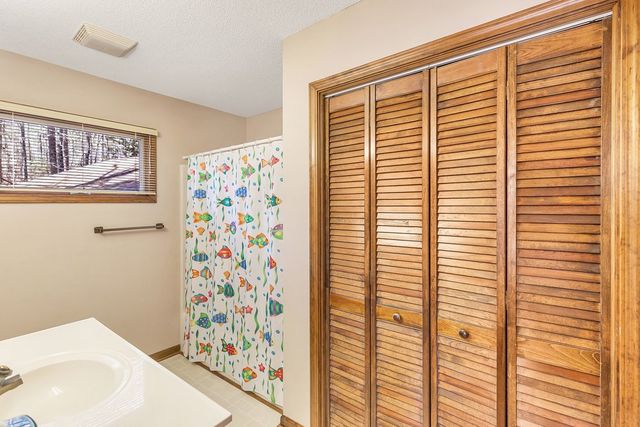 738 Seminole Point Road, Fair Play, SC 29643