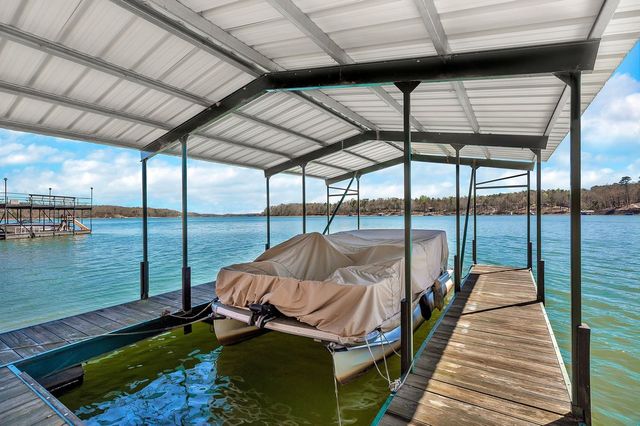 738 Seminole Point Road, Fair Play, SC 29643