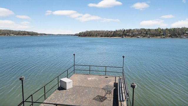 738 Seminole Point Road, Fair Play, SC 29643