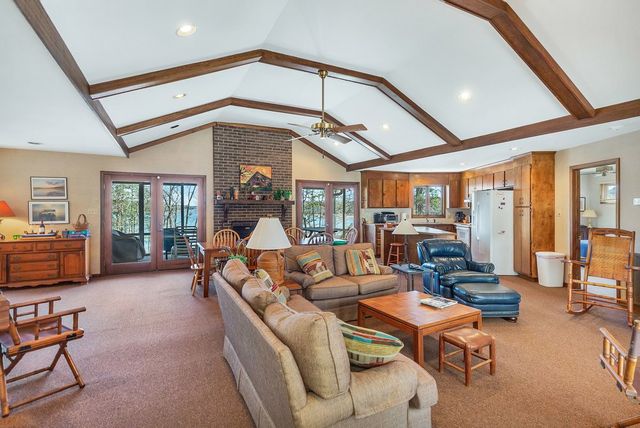 738 Seminole Point Road, Fair Play, SC 29643