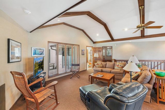 738 Seminole Point Road, Fair Play, SC 29643