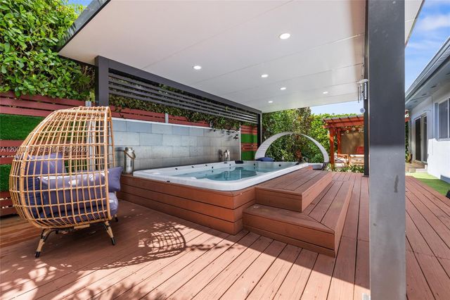 2121 Red Rd 0, Coral Gables, FL 33155