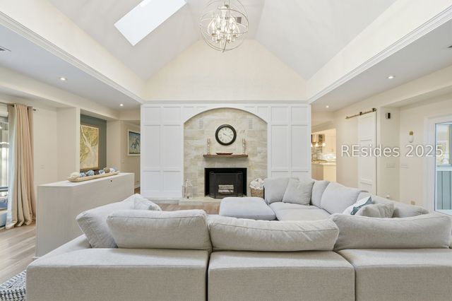 20 China Cockle Ln, Hilton Head Island, SC 29926