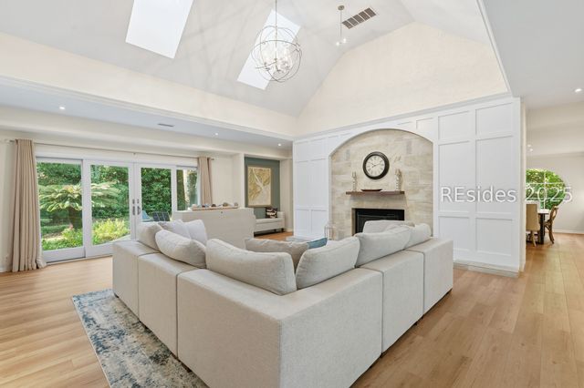 20 China Cockle Ln, Hilton Head Island, SC 29926