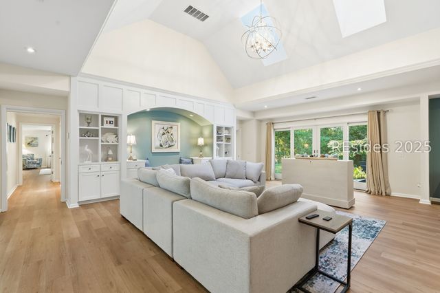 20 China Cockle Ln, Hilton Head Island, SC 29926