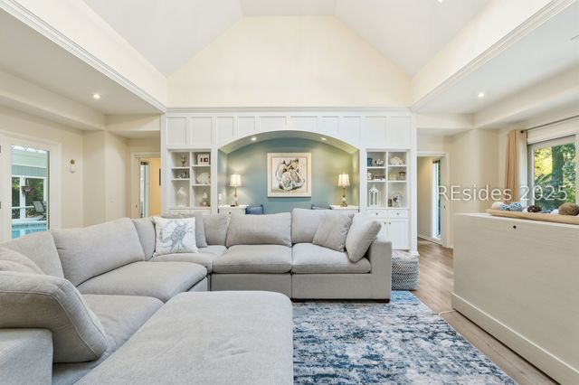 20 China Cockle Ln, Hilton Head Island, SC 29926