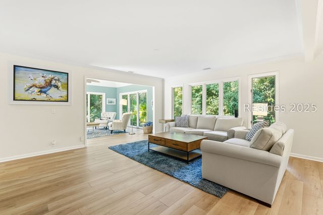 20 China Cockle Ln, Hilton Head Island, SC 29926