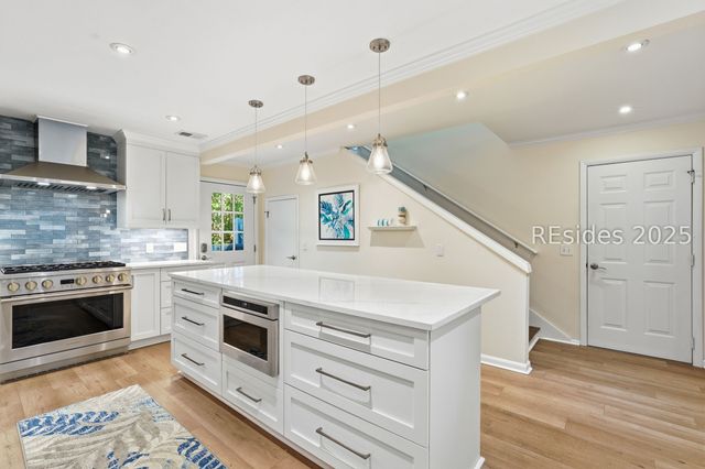 20 China Cockle Ln, Hilton Head Island, SC 29926