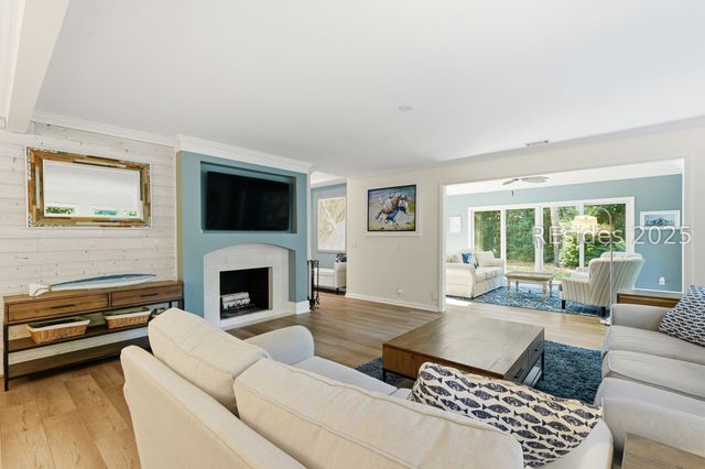 20 China Cockle Ln, Hilton Head Island, SC 29926