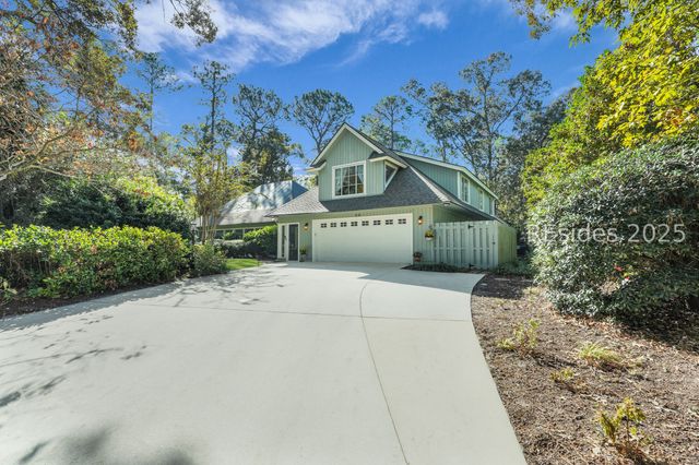 20 China Cockle Ln, Hilton Head Island, SC 29926