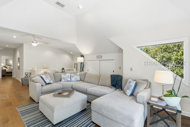 20 China Cockle Ln, Hilton Head Island, SC 29926