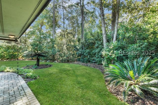 20 China Cockle Ln, Hilton Head Island, SC 29926