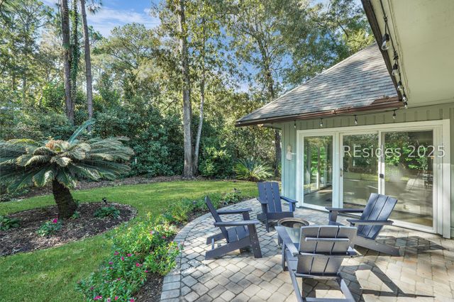 20 China Cockle Ln, Hilton Head Island, SC 29926